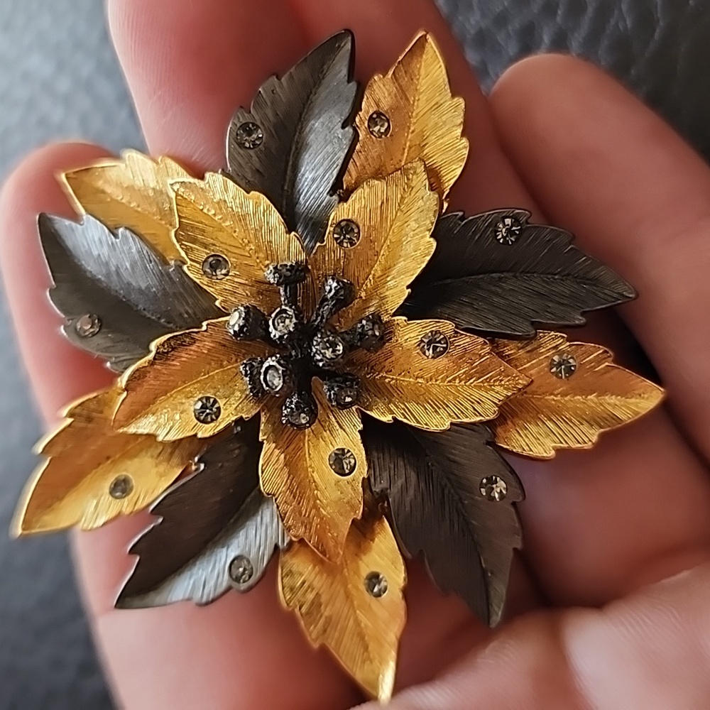 Joan Rivers brooch - Picture 4 of 9